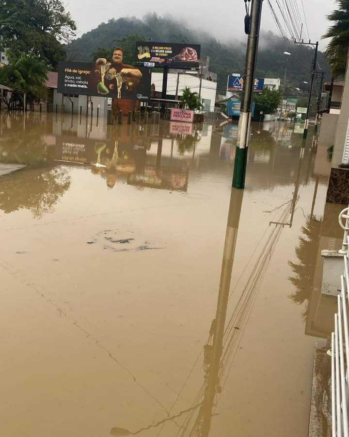 Chuvas em SC: municípios catarinenses sofrem com alagamentos e inundações