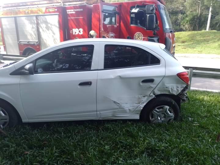 Acidente entre dois carros é registrado na BR-116, em Itaiópolis